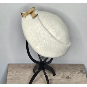 VTG 1950s Halle Brothers Tan Wool Felt Juliette Hat Gold Ribbon